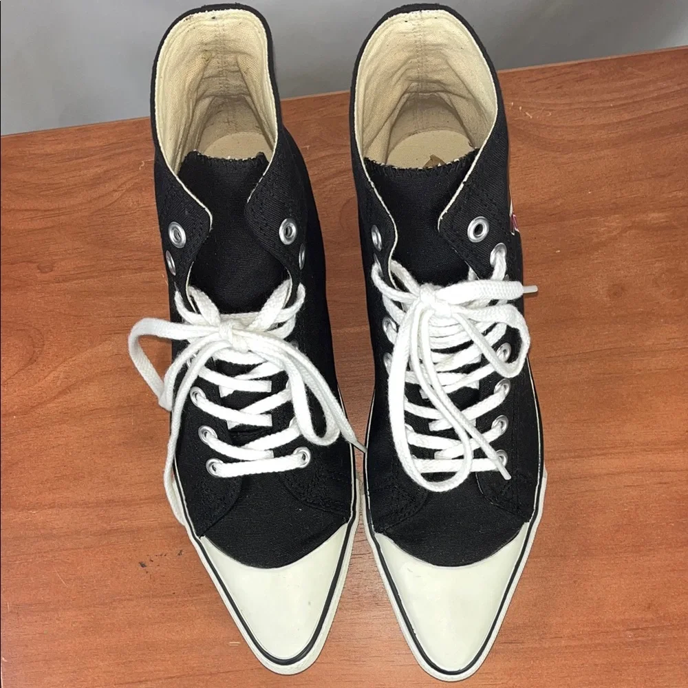 Twentysixred Sugar blk/white high-top lace up pointy toe sneakers Sz 9